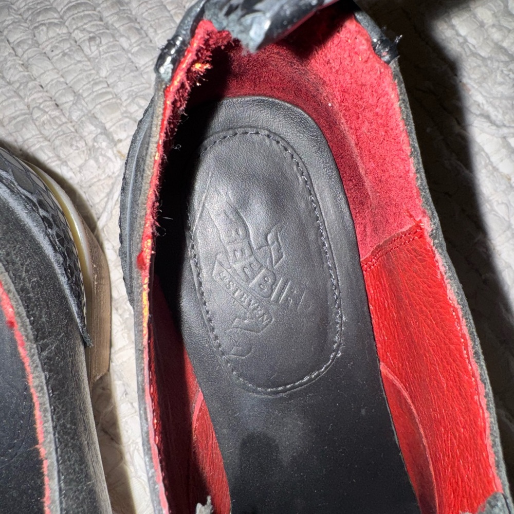 Stylish Black Leather Women's Shoes - Picture 2 of 5
